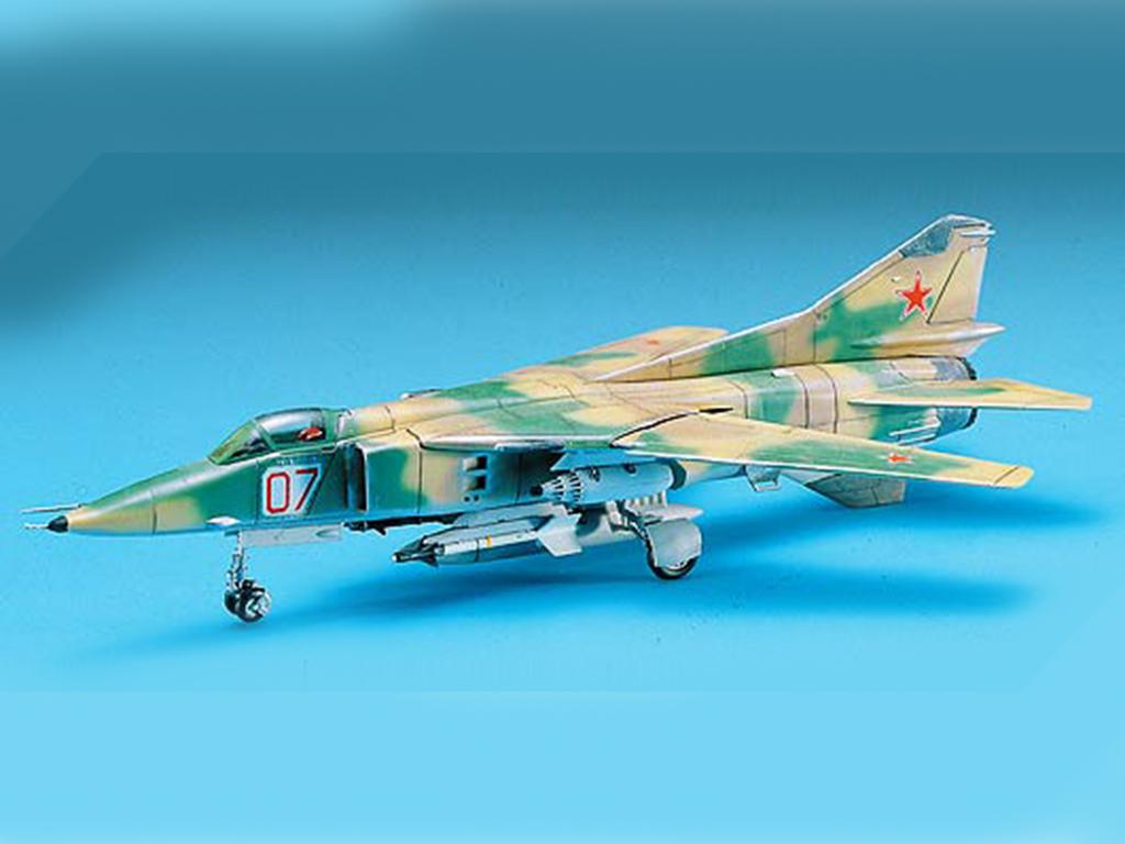 MiG-27 Flogger (Vista 2)