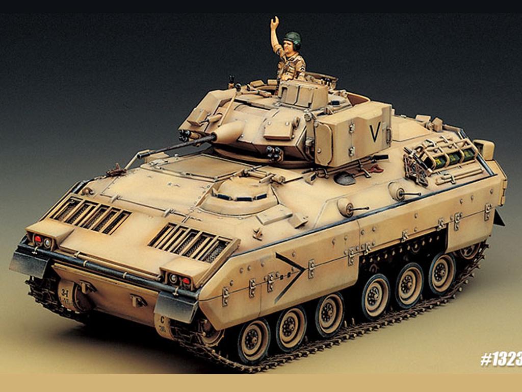 M2 Bradley U.S. Army (Vista 3)