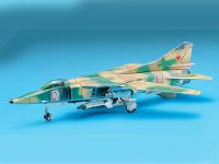 MiG-27 Flogger (Vista 4)