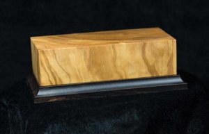 Peana de madera noble de olivo  (Vista 1)