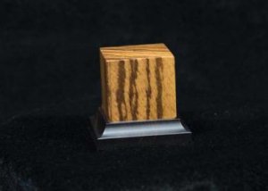 Peana de madera noble Zebra  (Vista 1)