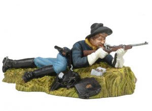 Laid down US Cavalryman shooting carbine  (Vista 1)