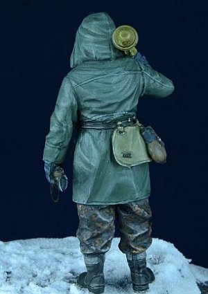 SS Grenadier in Anorak  (Vista 4)