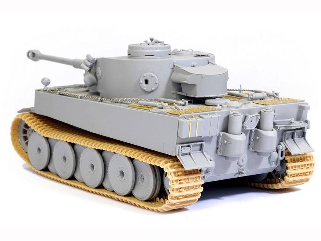 Tiger I Earliest Type 502th Battalion  (Vista 5)