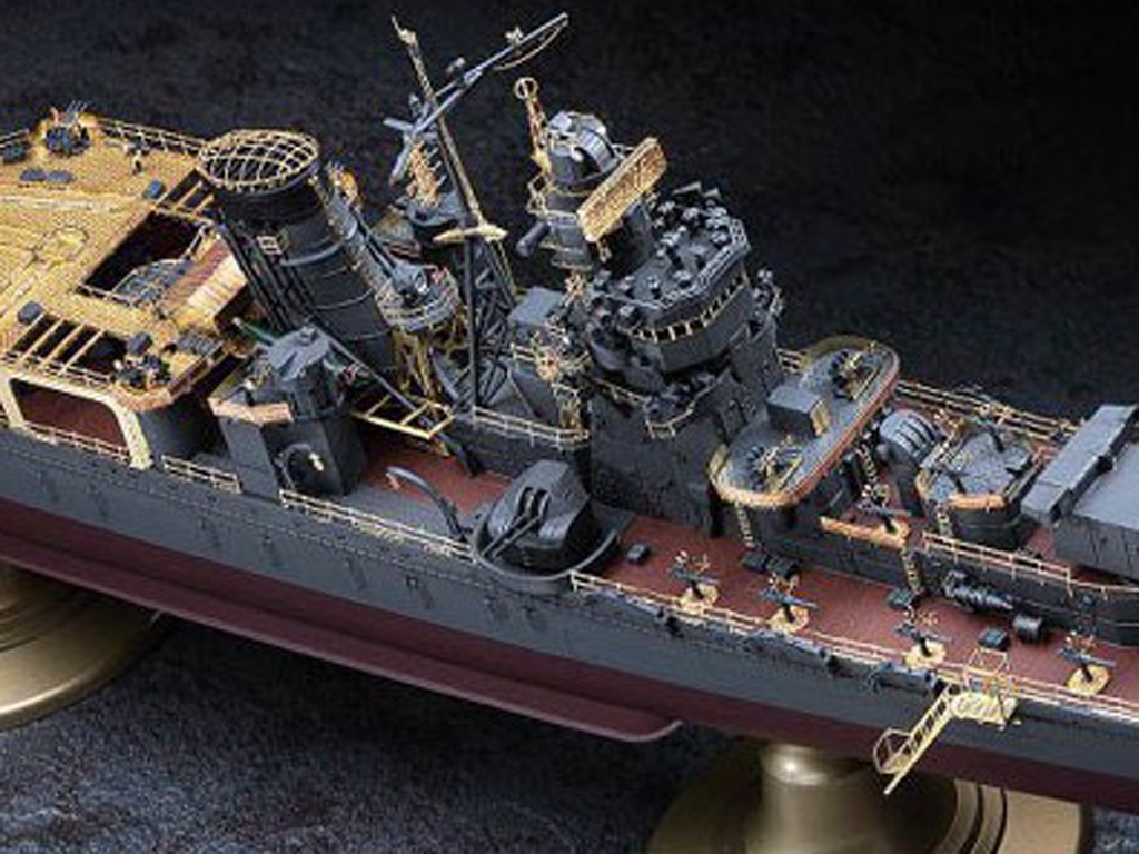 IJN Light Cruiser Yahagi 1945  (Vista 10)