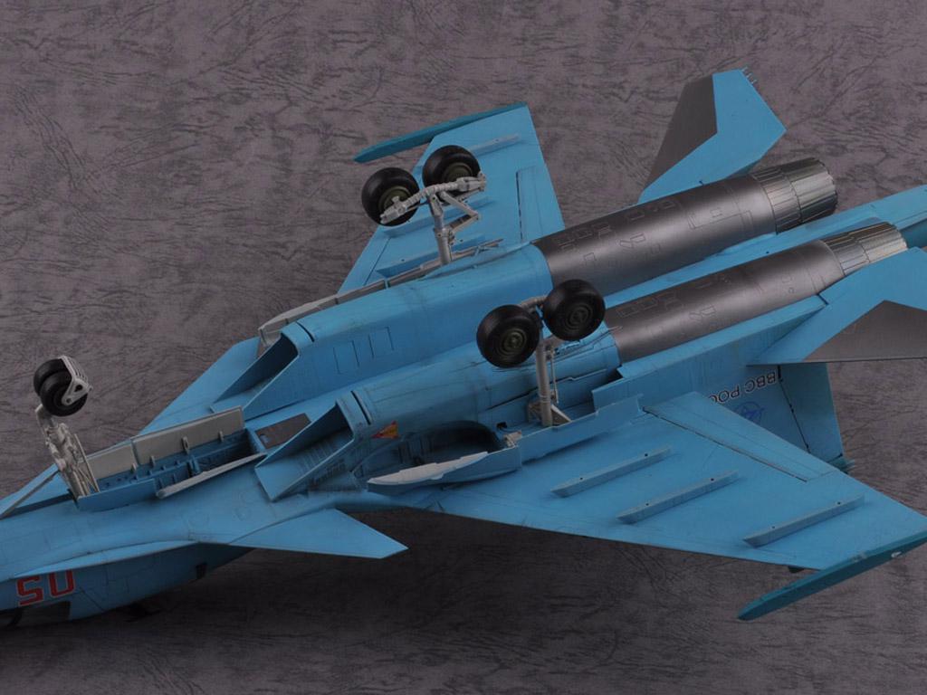 Russian Su-34 Fullback Fighter-Bomber (Vista 2)