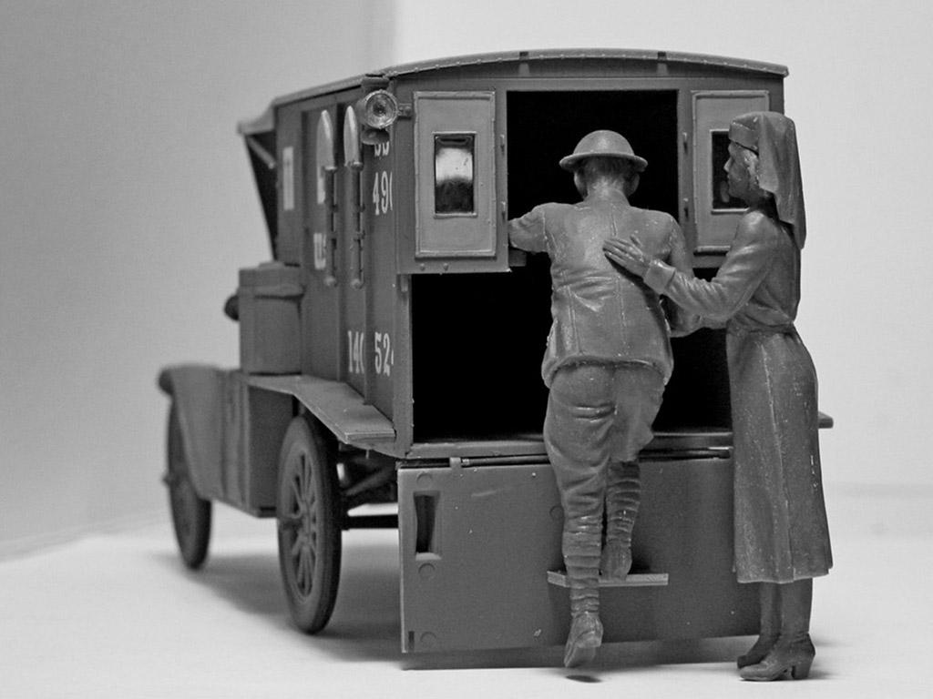 Model T 1917 Ambulance with US Medical P (Vista 10)