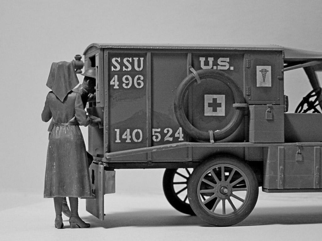 Model T 1917 Ambulance with US Medical P (Vista 9)