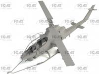 AH-1G Cobra (early production), US Attack Helicopter  (Vista 14)