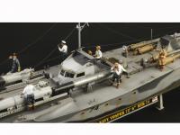 Vosper MTB 74 with Crew (Vista 11)