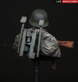 M42 Tripod Carrier - Totenkopf Division,  (Vista 5)