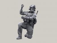 Personal SOF transportado en la puerta de carga (Vista 12)