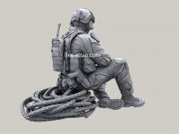 Personal SOF transportado en la puerta de carga (Vista 19)