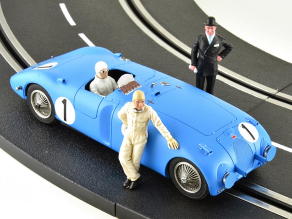 Bugatti 57C - n.1 Winner Le Mans 1939 (Vista 5)