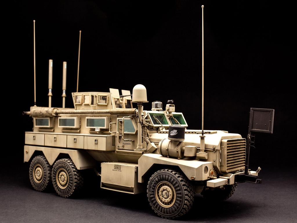 U.S. Cougar 6×6 MRAP Vehicle (Vista 2)