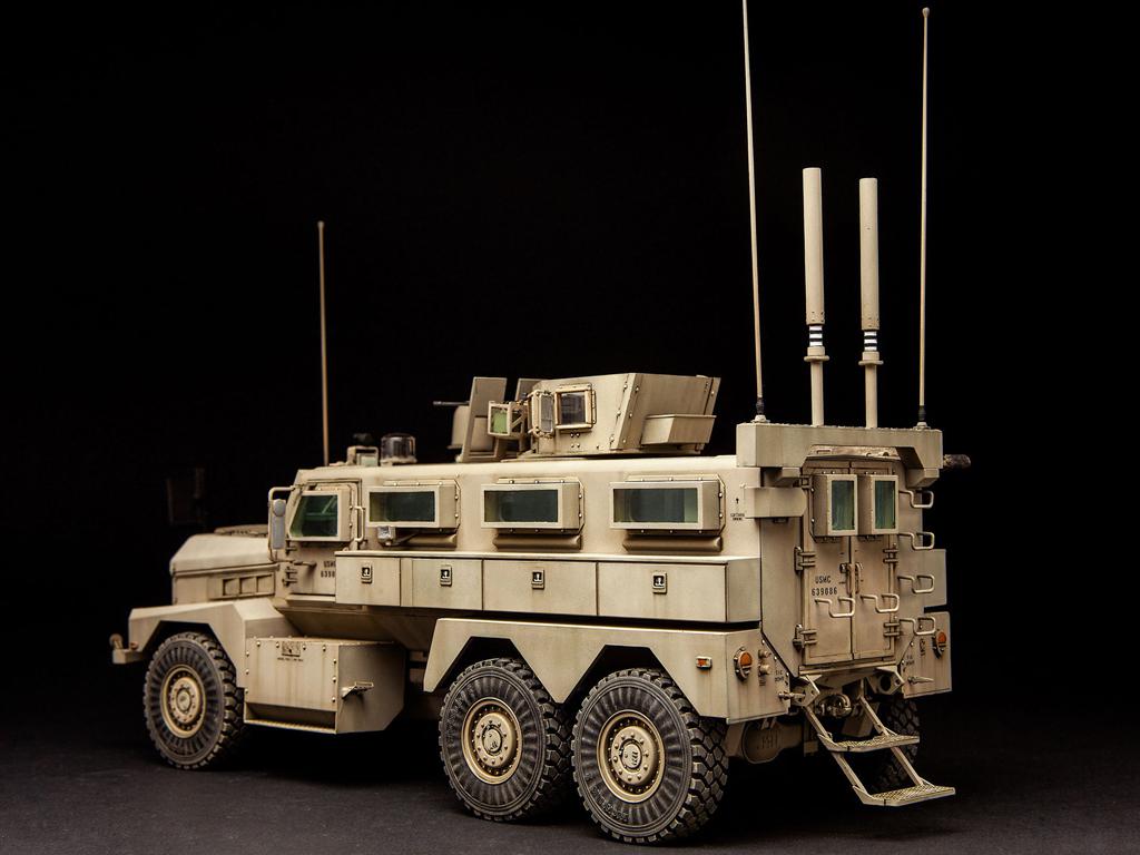 U.S. Cougar 6×6 MRAP Vehicle (Vista 3)