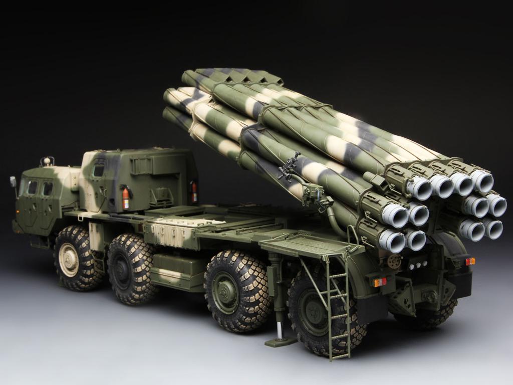 Lanzacohetes de largo alcance ruso 9A52-2 Smerch (Vista 4)