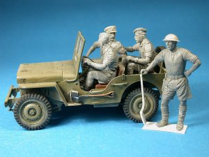 British Jeep crew WWII  (Vista 6)