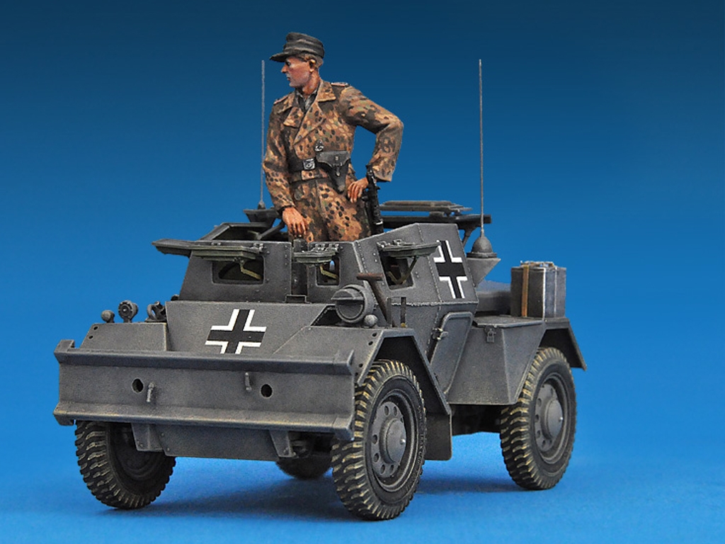 Dingo Mk.II Armored Car w/ German Crew  (Vista 2)