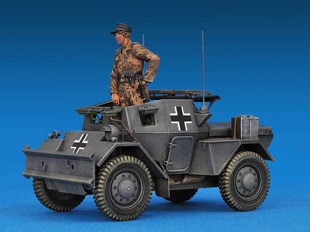 Dingo Mk.II Armored Car w/ German Crew  (Vista 4)