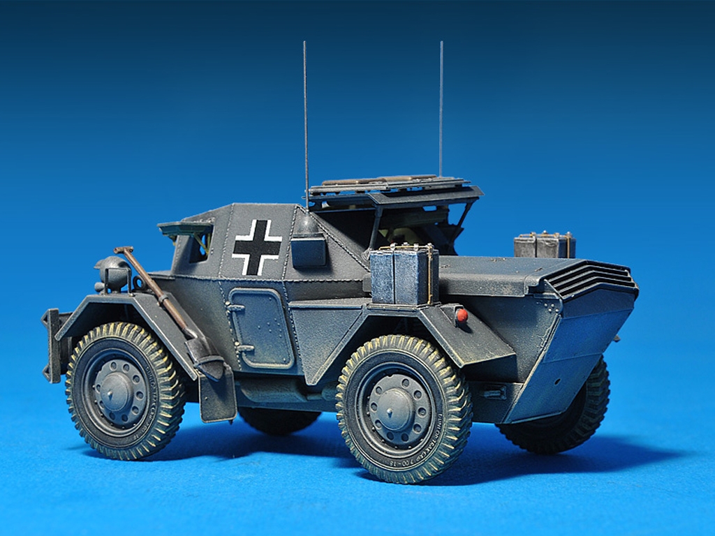 Dingo Mk.II Armored Car w/ German Crew  (Vista 7)