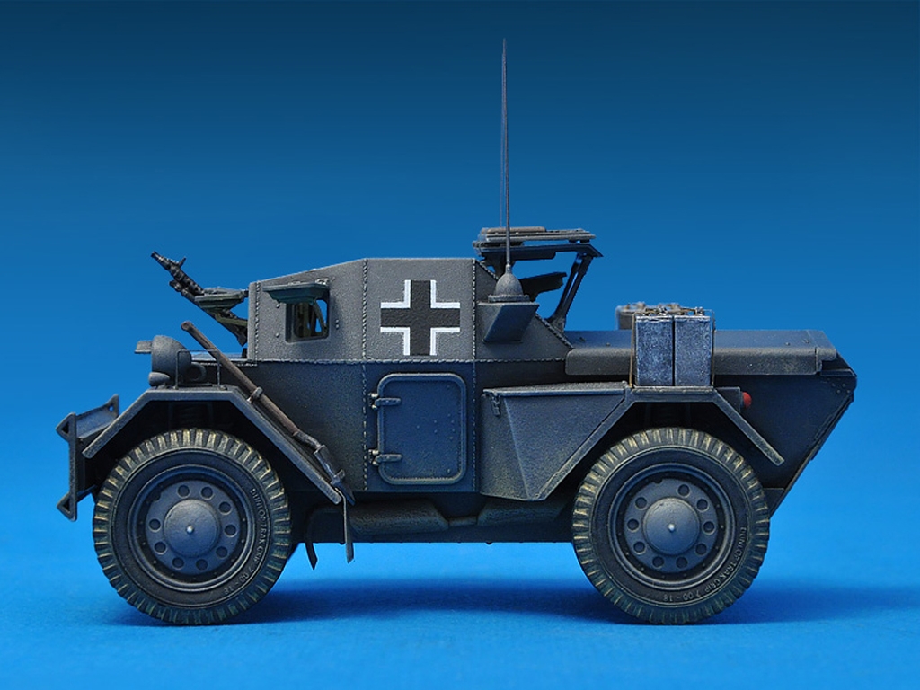 Dingo Mk.II Armored Car w/ German Crew  (Vista 8)