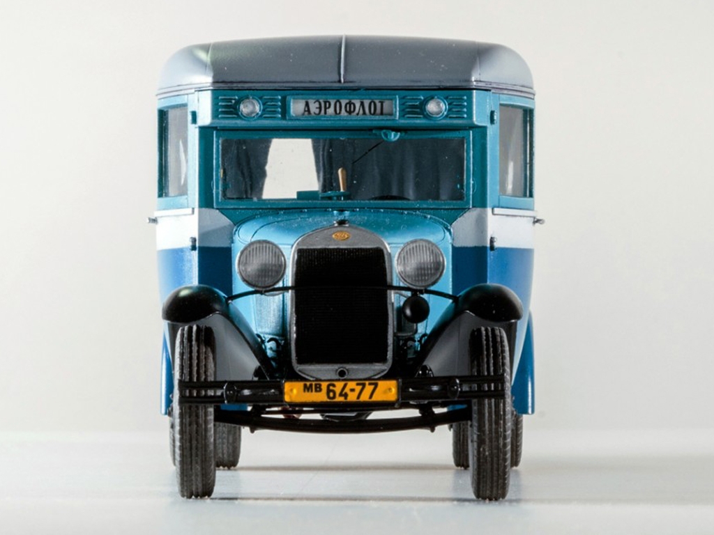 Autobus Pasajeros GAZ-03-30 (Vista 27)