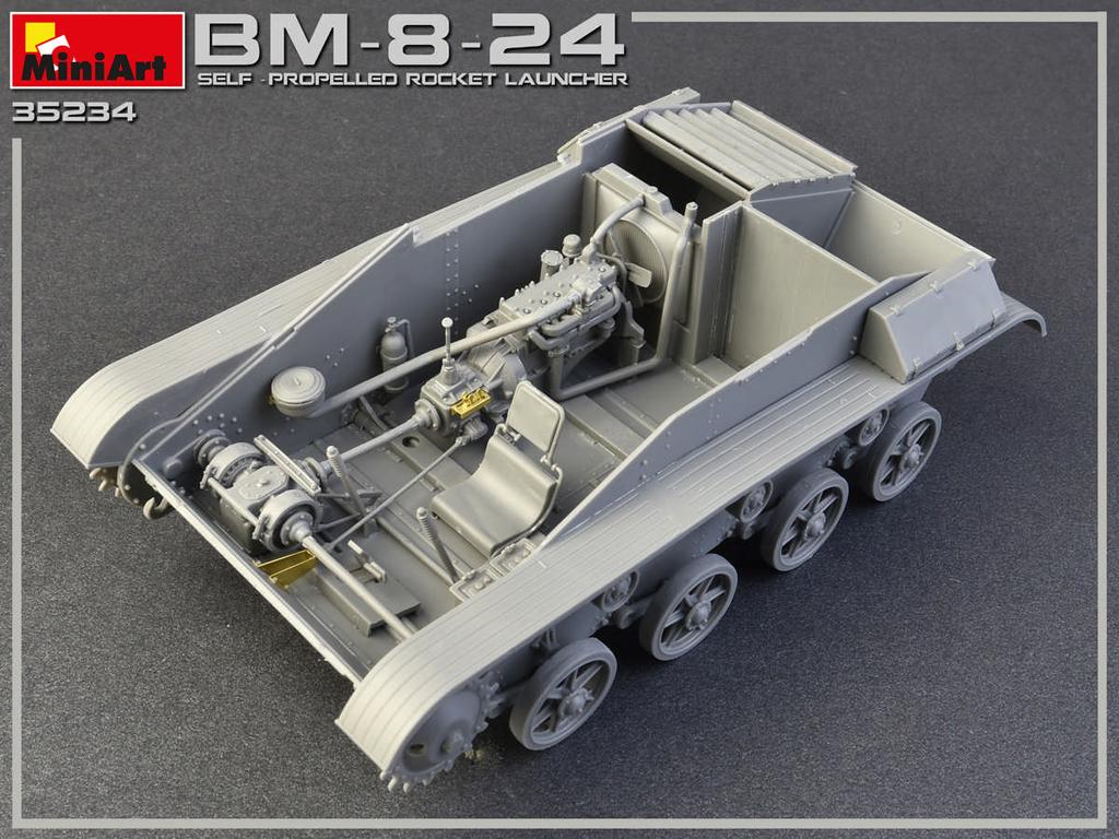 Lanzacohetes BM-8-24 con interior completo (Vista 6)