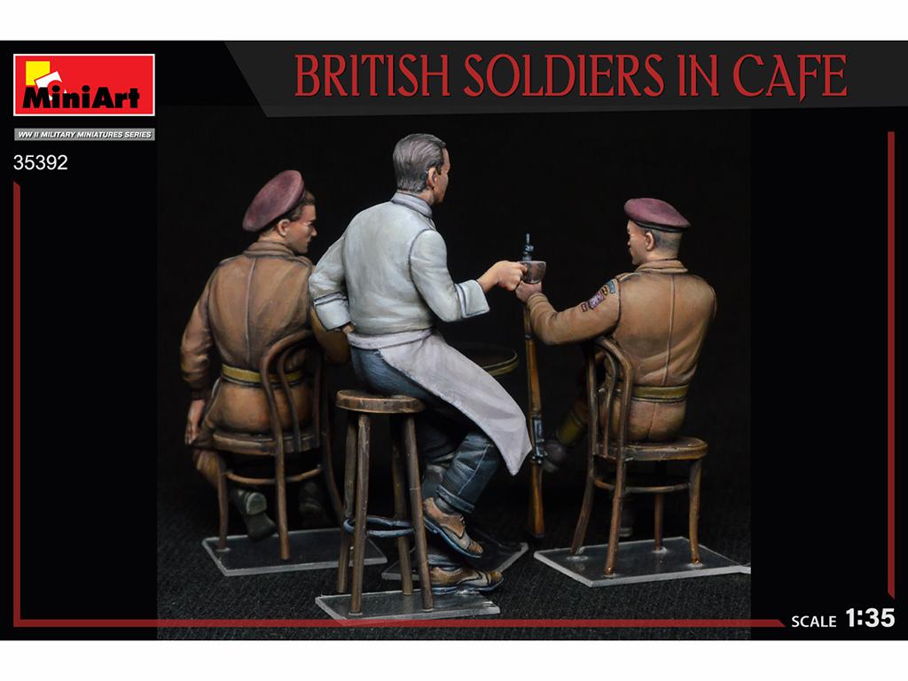 Soldados Británicos en Cafe (Vista 6)