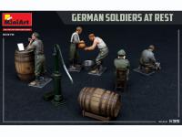 Soldados Alemanes descansando (Vista 8)