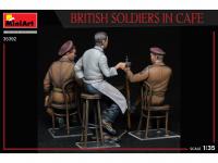 Soldados Británicos en Cafe (Vista 13)