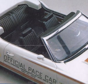 Oldsmobile Indianapolis 500 Pace Car  (Vista 4)