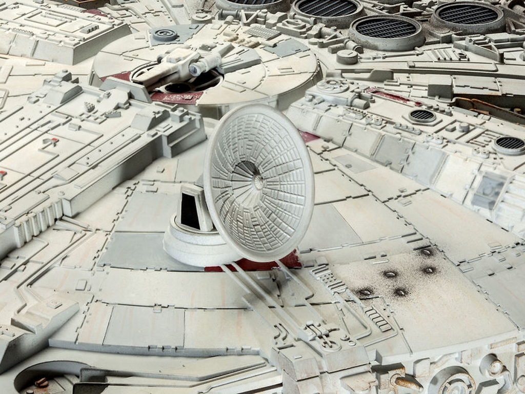 Star Wars Millennium Falcon  (Vista 4)