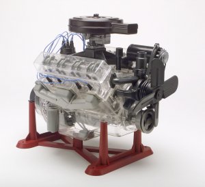 Visible V-8 Engine Plastic Model Kit  (Vista 2)