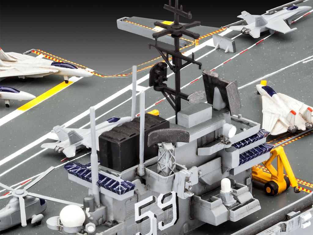 Aircraft Carrier USS Forrestal (Vista 3)