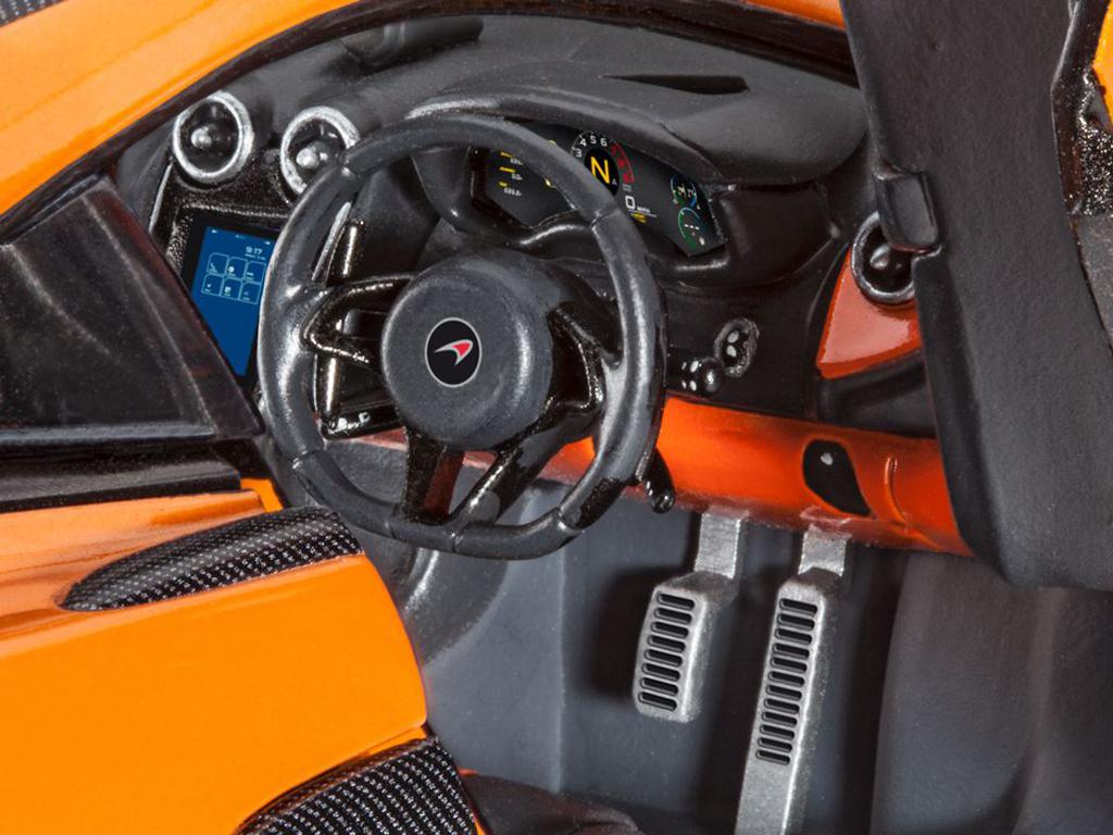 McLaren 570S (Vista 6)