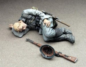 German Infantryman at rest,1939-44  (Vista 1)
