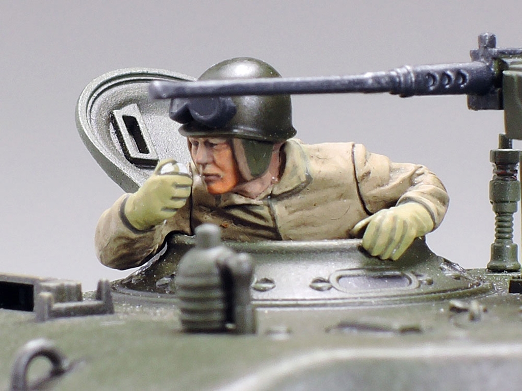  U.S. Medium Tank M4A3E8 Sherman   (Vista 6)