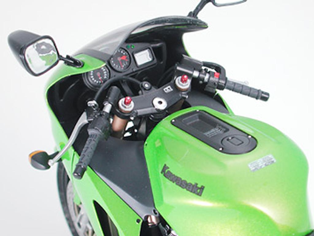 Kawasaki Ninja ZX-12R (Vista 5)