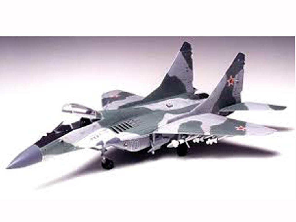 MiG-29 Fulcrum (Vista 2)