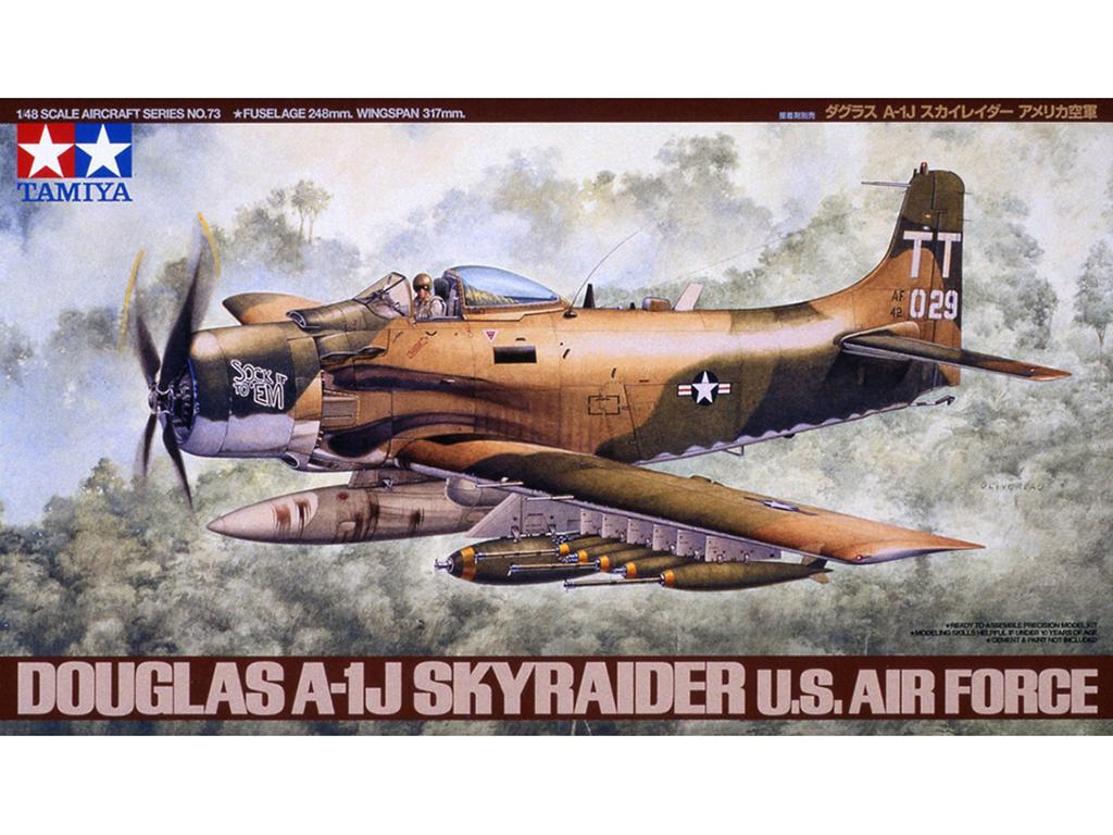 Douglas A-1J Skyraider U.S. Air Force (Vista 1)