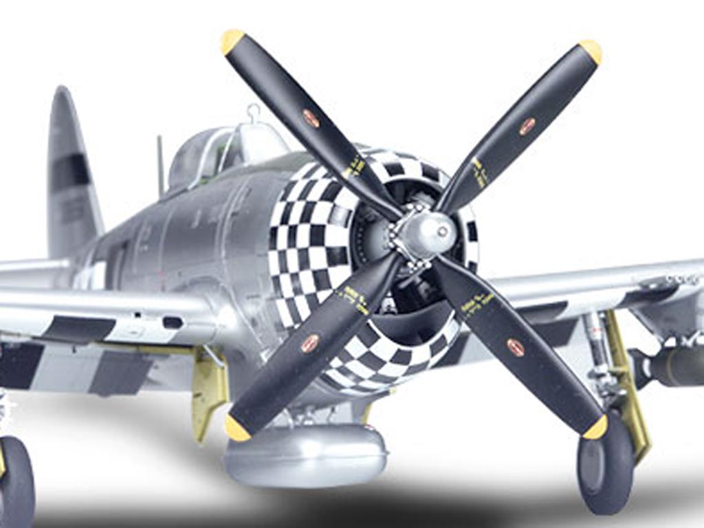 Republic P-47D Thunderbolt  (Vista 5)