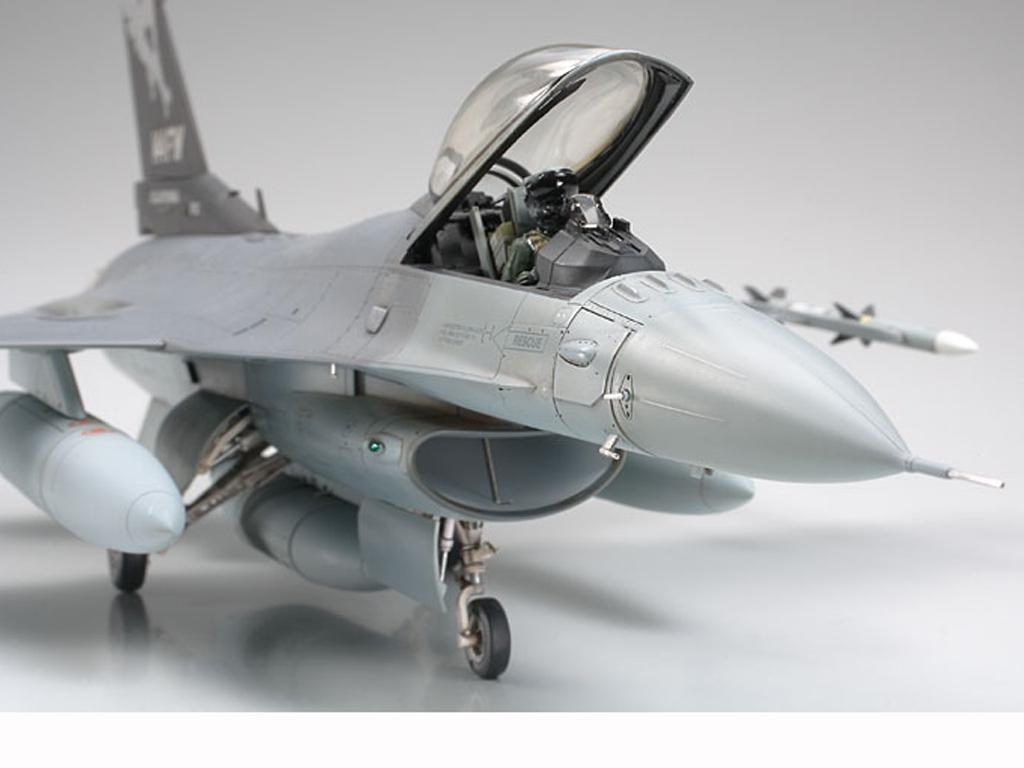 F-16C (block 25/32) - Fighting Falcon AN (Vista 4)