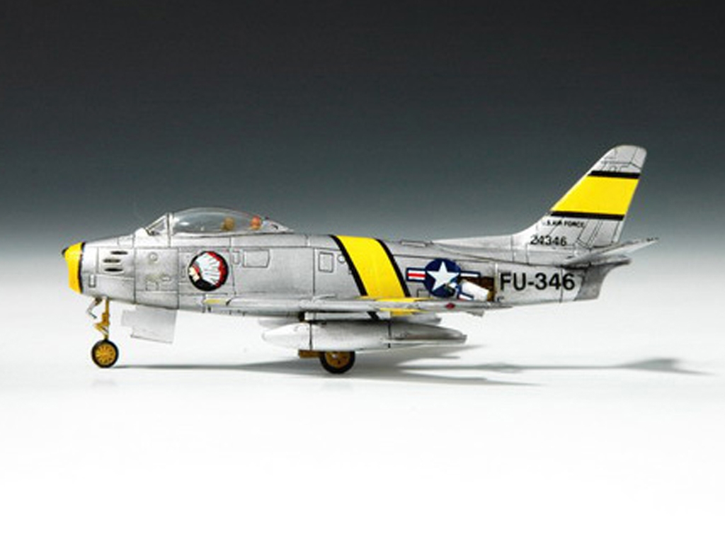 F-86F-30-NA Sabre  (Vista 8)