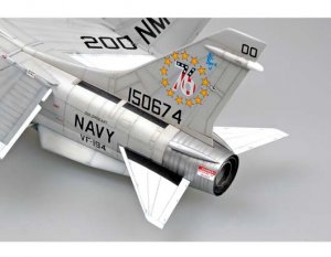 F-8J Crusader   (Vista 3)