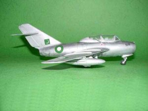 Mig-15 UTI Midget  (Vista 4)