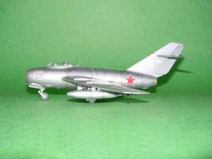 Mikoyan-Gurevich MiG-15 bis Fagot-B   (Vista 3)