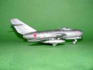 Mikoyan-Gurevich MiG-15 bis Fagot-B   (Vista 4)