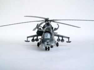 Mil Mi-24V Hind-E Helicopter  (Vista 2)