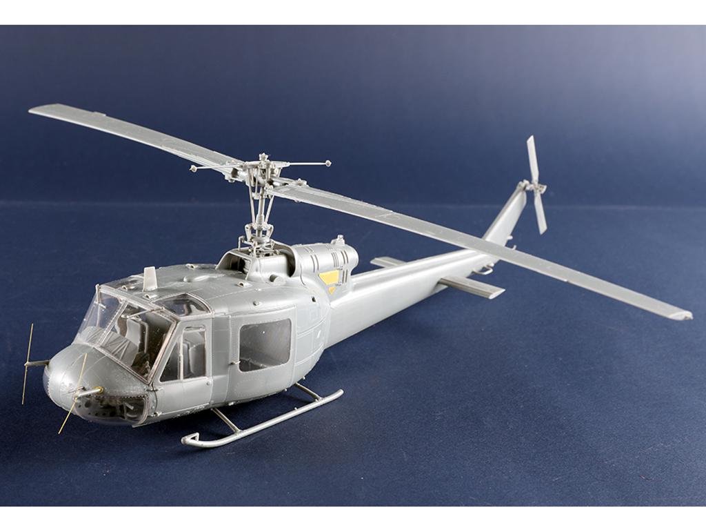 UH-1B Huey (Vista 7)